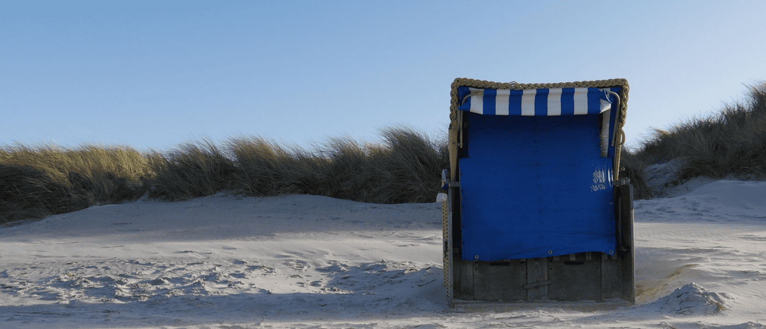 Strandkorb am Strand